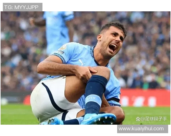 足球明星意外受伤导致瘫痪视频曝光引发球迷热议与心痛