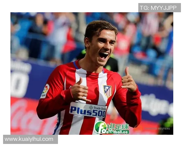 足球明星小瓶子图揭示运动员背后的故事与奋斗历程